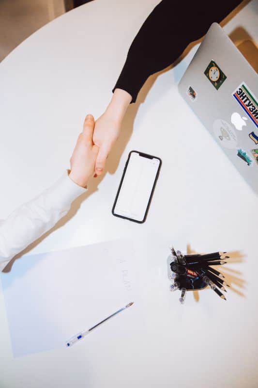 5 Reasons why you need a lawyer for your contracts